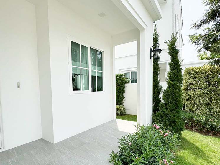 House with Shared Pool in Bangnatrad 